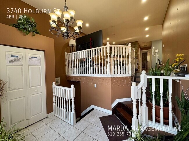 3740 Holburn St in Windsor, ON - Building Photo - Building Photo