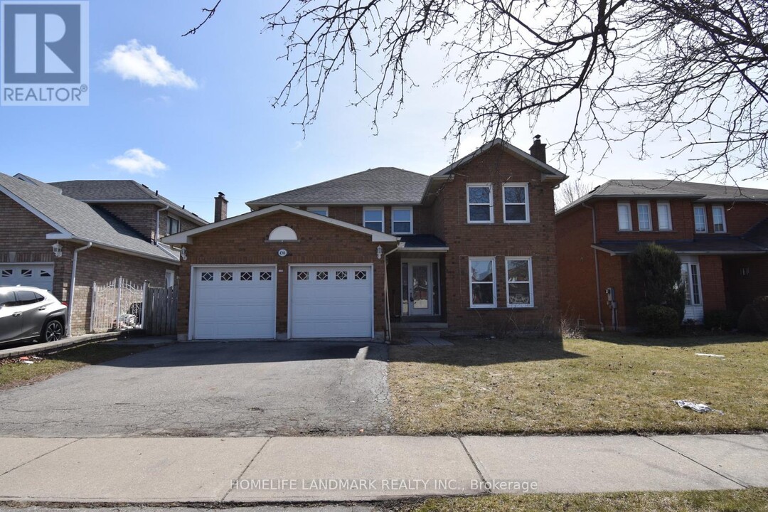 4366 Trailmaster Dr in Mississauga, ON - Building Photo