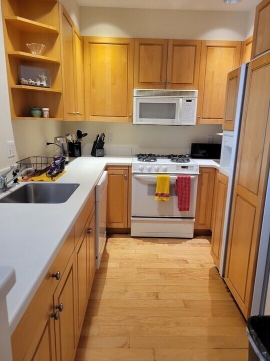 93 Winthrop St in Cambridge, MA - Building Photo