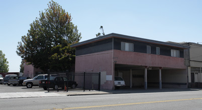 6663 Foothill Blvd in Oakland, CA - Building Photo - Building Photo