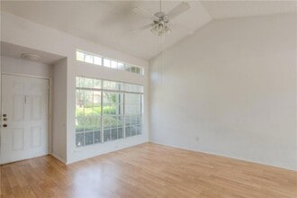 1015 E Yager Ln, Unit 62 in Austin, TX - Building Photo - Building Photo