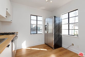 822 N Detroit St in Los Angeles, CA - Building Photo - Building Photo