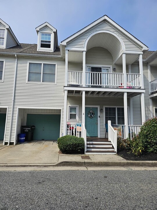 6 Windjammer Ct in Atlantic City, NJ - Building Photo