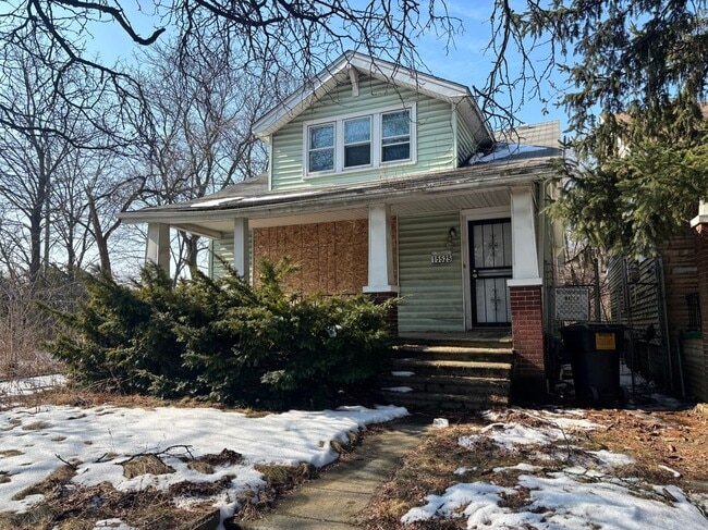 property at 15525 LaSalle St