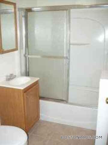 24 Bacon Square in Plainville, MA - Building Photo - Building Photo