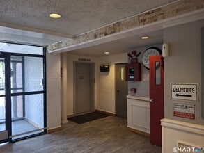 393 Laurel Ave in Bridgeport, CT - Building Photo - Building Photo