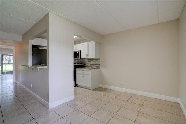 1104 Meadows Cir in Boynton Beach, FL - Building Photo - Building Photo