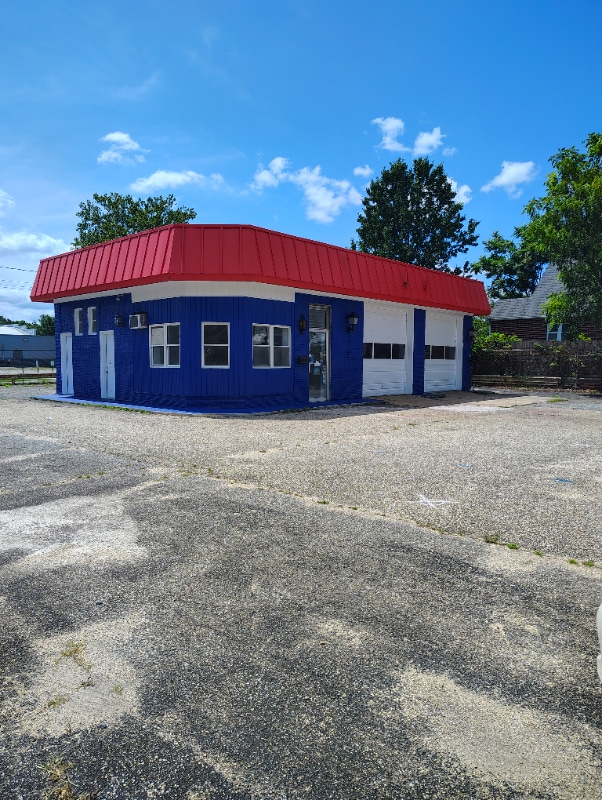 property at 715-717-717 E Main St