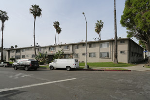 Coco Capri Apartments in Los Angeles, CA - Foto de edificio - Building Photo