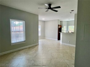23500 Walden Center Dr in Estero, FL - Building Photo - Building Photo