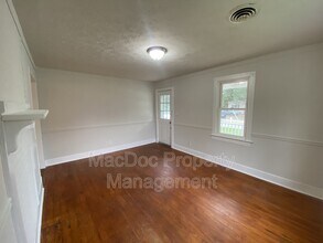 2312 Oak St in Fredericksburg, VA - Building Photo - Building Photo
