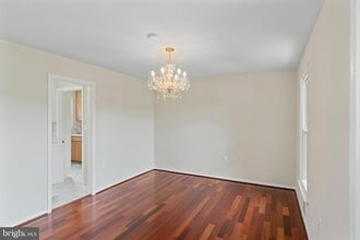 17004 Cashell Rd, Unit 4A in Rockville, MD - Foto de edificio - Building Photo