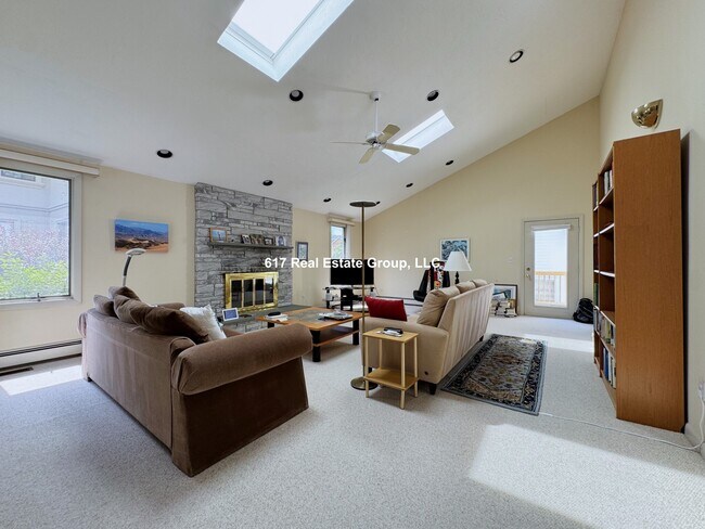 55 Esty Farm Rd in Newton, MA - Building Photo - Building Photo