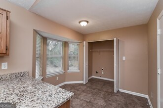 910 Park Creek Cir in Lawrenceville, GA - Building Photo - Building Photo