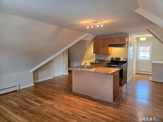 674 Main St in Branford, CT - Building Photo - Building Photo