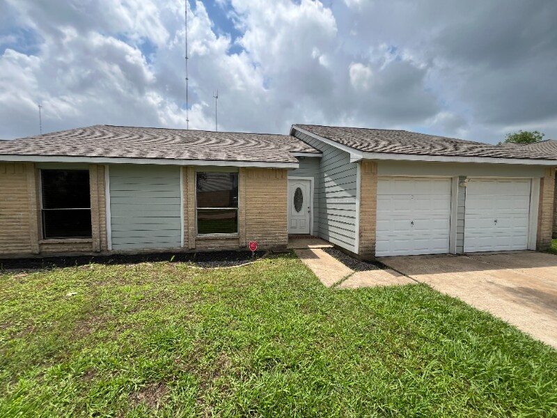 8207 Lone Quail Dr in Missouri City, TX - Building Photo
