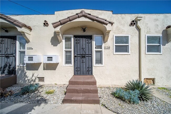 property at 1127 E 67th St