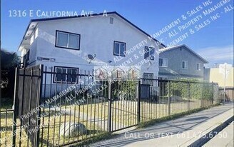 1316 E California Ave in Bakersfield, CA - Building Photo