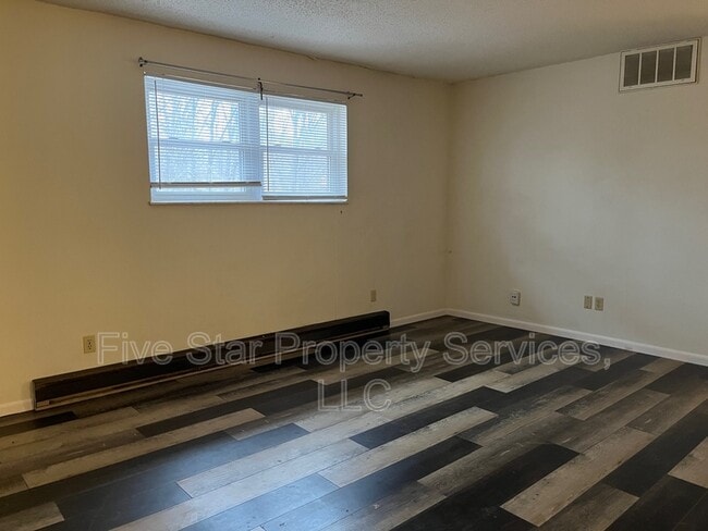 property at 2070 W Washington St