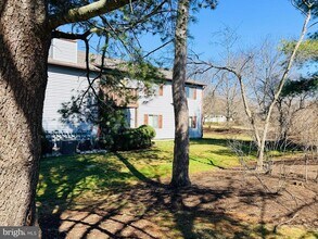 1008 Lindsey Ct in Evesham, NJ - Building Photo - Building Photo