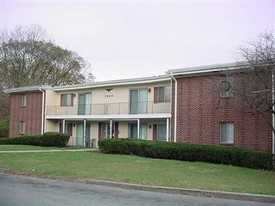 Spacious 2 bedroom 2 bath apartments in Ha in Dayton, OH - Building Photo