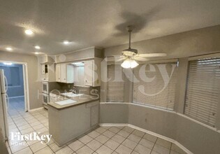 222 Magic Oaks Dr in Spring, TX - Building Photo - Building Photo