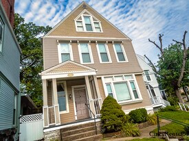 2235 Francis Ln, Unit 1 in Cincinnati, OH - Building Photo