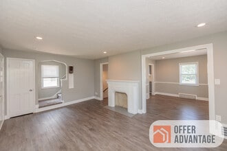 376 E 215th St in Euclid, OH - Building Photo - Building Photo