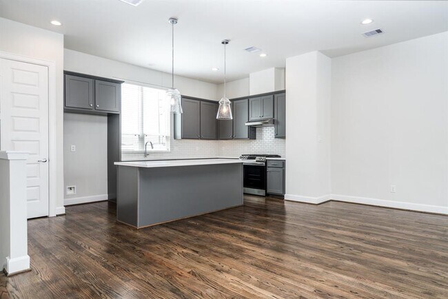 3028 Charline in Houston, TX - Building Photo - Building Photo