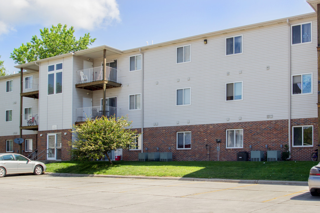 The Heights in Council Bluffs, IA - Building Photo