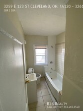 3259 E 123rd St-Unit -3261 in Cleveland, OH - Building Photo - Building Photo