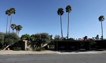 74601-74615 Shadow Hills Rd in Palm Desert, CA - Building Photo - Building Photo