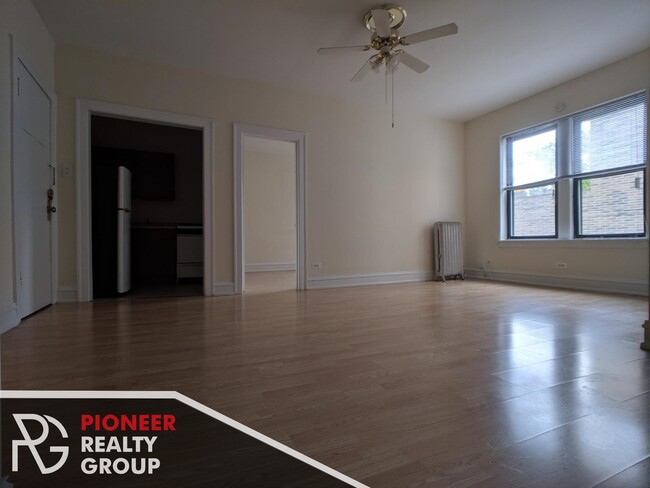 4847 N Damen Ave, Unit 110 in Chicago, IL - Building Photo - Building Photo