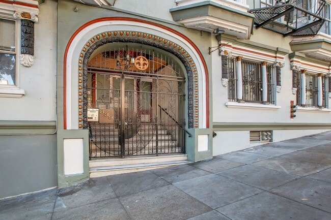 839 Leavenworth