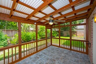3238 Enclave Ln in Houston, TX - Building Photo - Building Photo