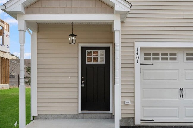 1401 Hunting Hill Dr in Cumberland, RI - Building Photo - Building Photo
