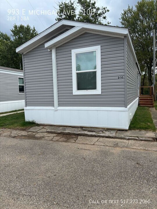 993 E Michigan Ave in Battle Creek, MI - Building Photo