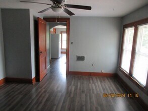 919 W 8th St, Unit B in Anderson, IN - Building Photo - Building Photo