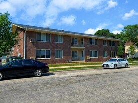 2705 N Oakland Ave, Unit 3