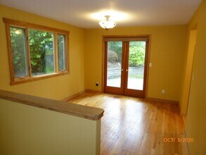 436 16th Ln in Kirkland, WA - Building Photo - Building Photo
