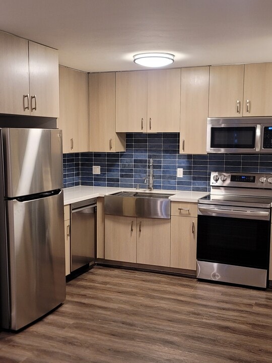 745 E Bradley Ave in El Cajon, CA - Building Photo