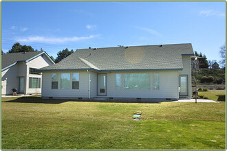 545 Hanks St in Klamath Falls, OR - Building Photo - Building Photo