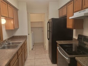 8787 Brae Acres Rd in Houston, TX - Building Photo - Building Photo