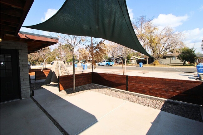 4212 N 19th St in Phoenix, AZ - Foto de edificio - Building Photo