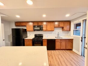 1424 Clairidge Rd in Baltimore, MD - Building Photo - Building Photo