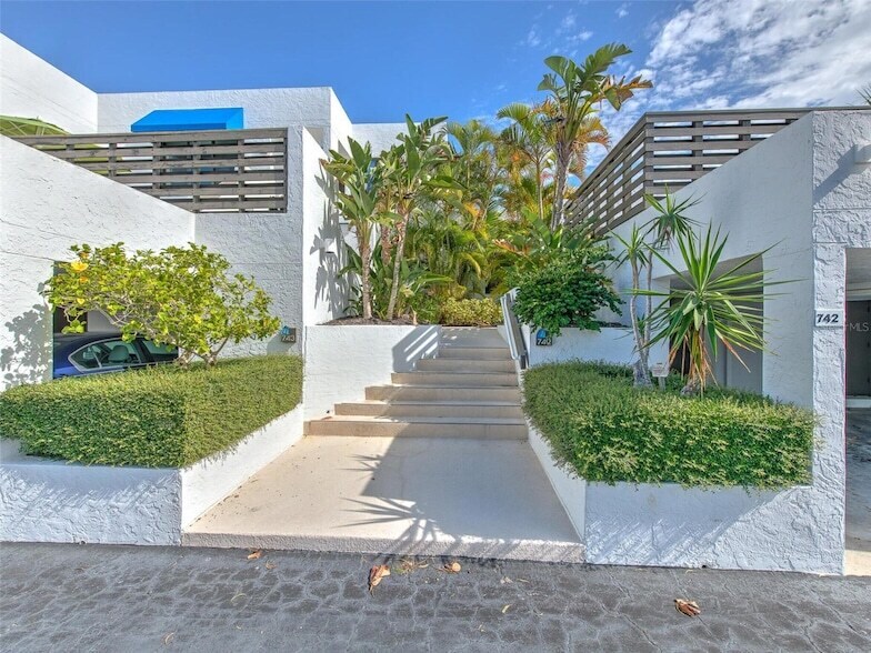 744 Bayport Wy, Unit 744 in Longboat Key, FL - Building Photo