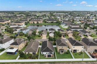 1924 Hawks View Dr in Ruskin, FL - Foto de edificio - Building Photo