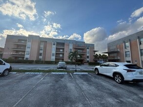 17650 NW 68th Ave in Hialeah, FL - Building Photo - Building Photo