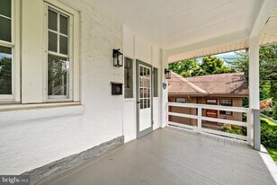 428 Brookhurst Ave in Penn Valley, PA - Building Photo