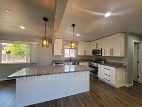 7034 Cromwell Way in Sacramento, CA - Building Photo - Building Photo